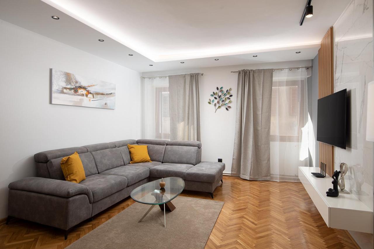 Sena Luxury Apartments プーラ エクステリア 写真